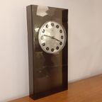 Sl44 – Wandklok – Perspex – Jaren 70 thumbnail 6