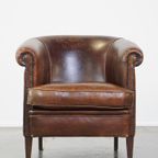 Mooie Statige Engelse Stijl Schapenleren Clubfauteuil Met Een Luxe Afwerking thumbnail 3