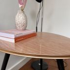 Mid-Century Beige, Creme, Salontafel, Vintage Ecru Bijzettafel Met Zwarte Conische Poten thumbnail 14