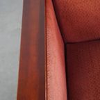 Luxe Art Deco Design Fauteuil Met Rode Stoffen Bekleding En Houten Details thumbnail 8