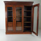 Mahoniehouten Boekenkast Met Drie Deuren thumbnail 21