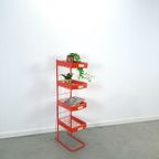 Rood Metalen Winkelvitrine Winkelrek Met Manden Vintage thumbnail 12