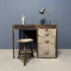 Industrieel Ijzeren Bureau Met Drie Laden thumbnail 7