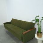 Slaapbank Met Groene Stof En Teakhout thumbnail 4