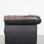 Karakteristieke, Statige Engelse Chesterfield Fauteuil Gemaakt Van Rundleer thumbnail 6