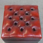 Rode Rundleren Vierkante Chesterfield Hocker/ Opberg Poef thumbnail 7