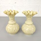 Duo Antieke Beige Opaline Vazen thumbnail 1