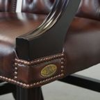 Set Van 2 Mooie En Statige, Luxe Donkerbruine Engelse Rundleren Chesterfield Eetkamer/Bijzetstoelen thumbnail 12