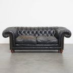 Comfortabele Zwarte Rundleren Chesterfield 2.5 Zits Bank In Engelse Stijl thumbnail 2