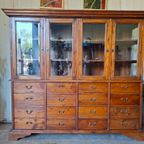 Antieke Klassieke Engelse Vitrinekast, Ladekast, Winkelkast, Apothekerskast Afm. 213x52 En 192cm Hoog. thumbnail 2