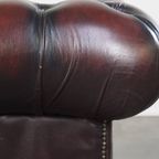 Waanzinnig Gekleurde Donkerrood Gevlamde En Comfortabele Rundleren 2.5 Zits Chesterfield Bank thumbnail 14