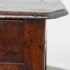 Unieke Antieke Side Table/ Dresser Uit Begin 18e Eeuw Met Een Onvoorstelbaar Patina thumbnail 2