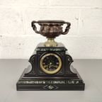 Marmeren Pendule Met Bronzen Coupe thumbnail 2
