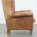 Charmante, Tijdloze En Karaktervolle Rundleren Oorfauteuil In Een Lichte Cognac Kleur thumbnail 8