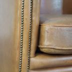 Comfortabele Schapenleren Clubfauteuil In Een Neutrale Cognac Kleur En In Goede Staat thumbnail 12