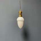 Opaline Glazen Hanglamp Met Sierlijk Messing Armatuur thumbnail 3