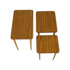 Set Van 3 Nesttafels Formica Walnoot Beuk Conisch Vintage Design Jaren 50 thumbnail 9