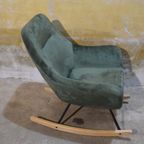 Jannis Schommelstoel Groen Met Metalen Frame En Stoffen Bekleding thumbnail 5