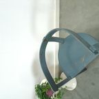 Oude Houten Blauwe Set Stoelen Met Bloemen Uit Zweden thumbnail 10