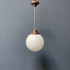 Opaline Glazen Bol Hanglamp Met Stang En Koperen Armatuur thumbnail 8