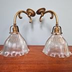 Paar Holophane Bronzen En Gegroefde Glazen Wandlampen thumbnail 2