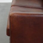 Mooie En Comfortabele Schapenleren Art Deco Design 2 Zits Bank Met Houten Details thumbnail 11