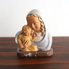 Beeld Maria Met Kind Op Marmer, Jaren '60 thumbnail 3