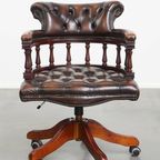 Donkerbruine In Hoogte Verstelbare Rundleren En Houten Chesterfield Bureaustoel Op Wieltjes thumbnail 2