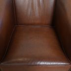 Stijlvolle En Tijdloze Bruine Rundleren Clubfauteuil In Engelse Stijl Met Een Luxe Afwerking thumbnail 6
