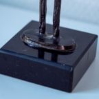 Corry Ammerlaan - Van Mens Tot Mens - Bronzen Beeldje - Artihove thumbnail 5
