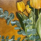Gele Tulpen In Een Witte Vaas thumbnail 5
