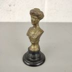 Kleine Bronzen Buste Koningin Elisabeth thumbnail 4