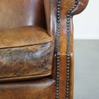Grote, Karaktervolle En Comfortabele Vintage Engelse Stijl Schapenleren Oorfauteuil thumbnail 12