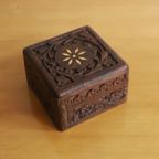 Vintage Klein Handgesneden Houten Doosje Met Ingelegde Bloem, Jaren, India '60/'70 thumbnail 2