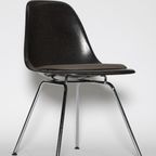 Vintage Design Stoelen Eames Fiberglass/ Glasvezel Chairs thumbnail 3