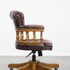 Bruine Klassieke In Hoogte Verstelbare Rundleren En Houten Chesterfield Bureaustoel Op Wieltjes thumbnail 4