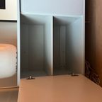 Stijlvol Licht Grijs Dressoir Met Koperen Poten Van MADE.com thumbnail 4