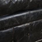 Set Van 2 Ruime Zwarte Rundleren Chesterfield Fauteuils Met Een Sprekend Karakter thumbnail 14