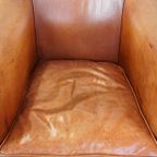 Comfortabele Cognac-kleurige Engelse Rundleren Clubfauteuil Met Een Afwerking Met Siernagels thumbnail 7
