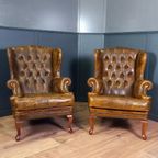 Cognackleurige Chesterfield Wingback Fauteuil (2x) thumbnail 2