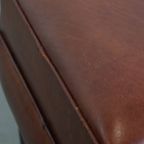 Comfortabele En Karaktervolle Set Van 2 Schapenleren Chesterfield Fauteuils Met Hocker thumbnail 26