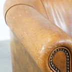 Charmante, Stoere En Comfortabele Schapenleren Clubfauteuil In Een Mooie Cognac Kleur thumbnail 12