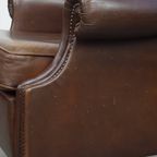 Grote, Klassieke Donkerbruine Gladde Rundleren Chesterfield Oorfauteuil In Engelse Stijl thumbnail 14