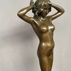 Bronzen Beeld Op Marmeren Voet Pitta Luga. thumbnail 3