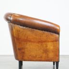 Luxe Vormgegeven Vintage Clubfauteuil Gemaakt Van Schapenleer Met Een Luxe Afwerking thumbnail 4