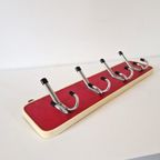 50's Vintage Kapstok Rood Kapstokje Fifties Wandkapstok thumbnail 2