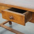 Zeer Mooie Antieke Franse Eettafel Van Vruchtenbomen Hout Met 3 Lades Uit Eind 18e Eeuw thumbnail 2
