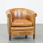 Leuke, Charmante En Comfortabele Schapenleren Clubfauteuil In Een Mooie Lichte Cognac Kleur thumbnail 2