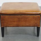 Luxe, Tijdloze Schapenleren Set Bestaande Uit 2 Fauteuils En Een Hocker In Art Deco Stijl thumbnail 23