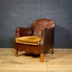 Antique Clubchair thumbnail 4